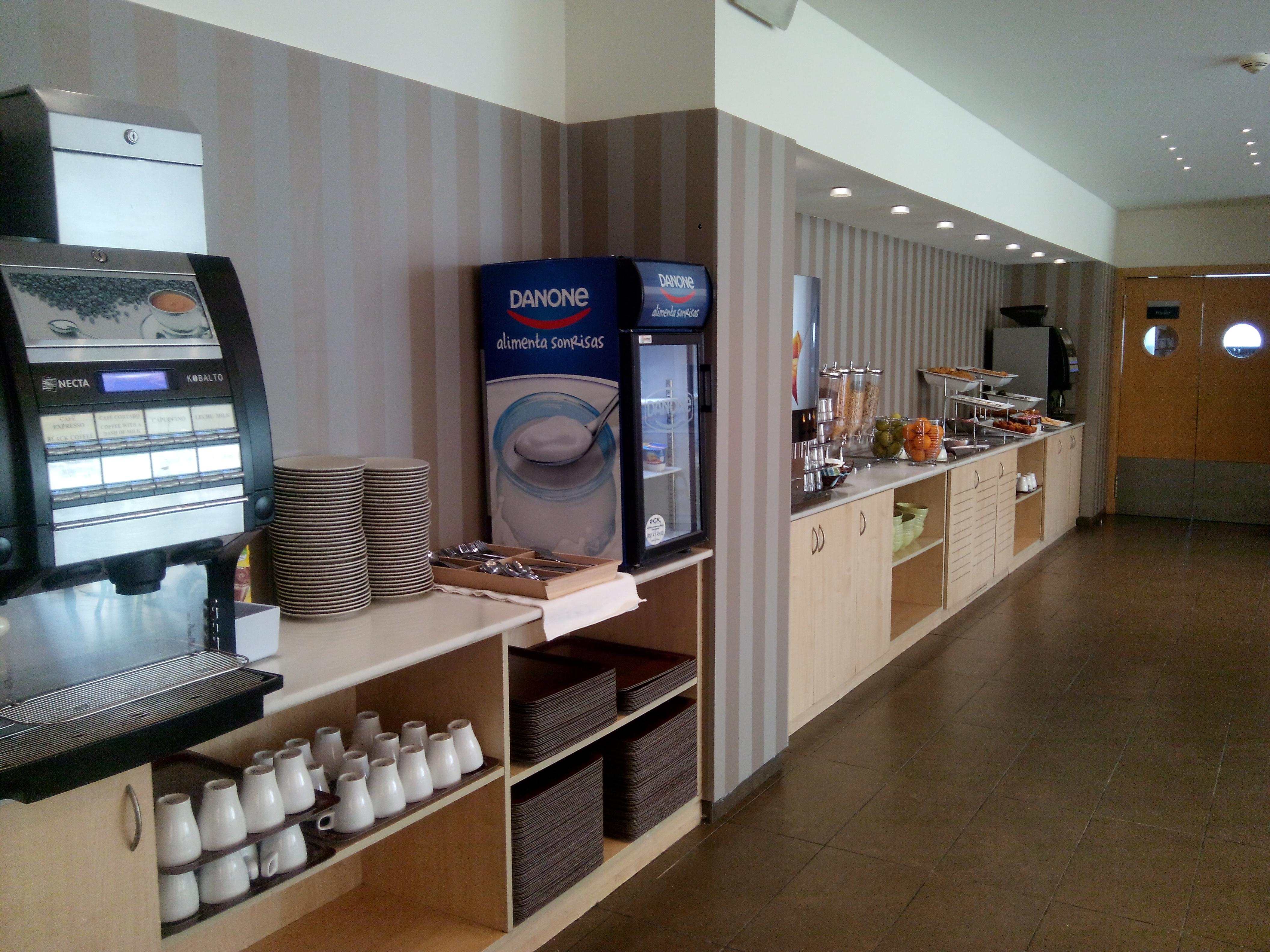 B&B Hotel Madrid Aeropuerto T1 T2 T3 — Foto 1